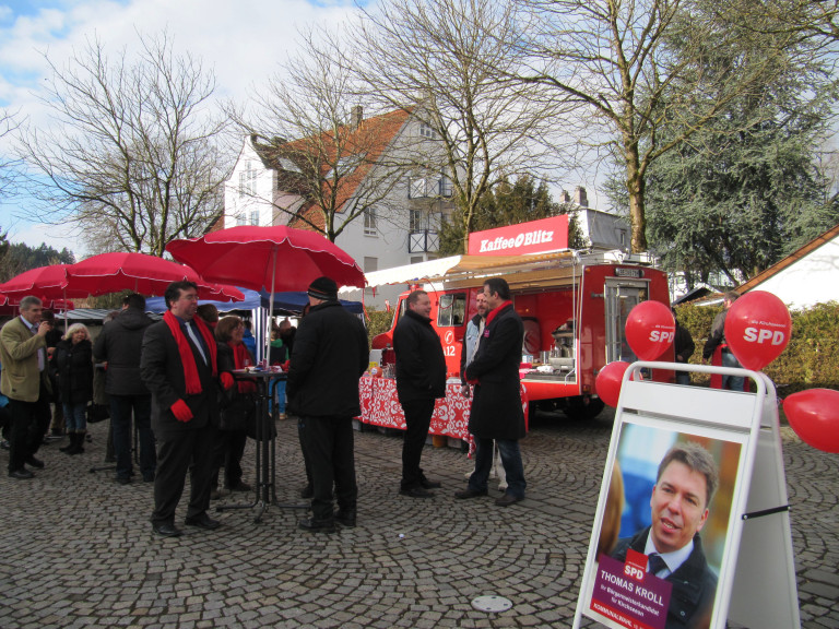 Wahlkampfauftakt mit Feuerwehrauto in Kirchseeon